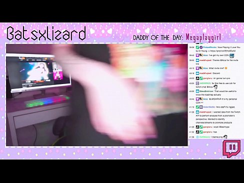 ❤️ 游戏玩家忘了关闭流媒体,在直播中喷出。 Sex video